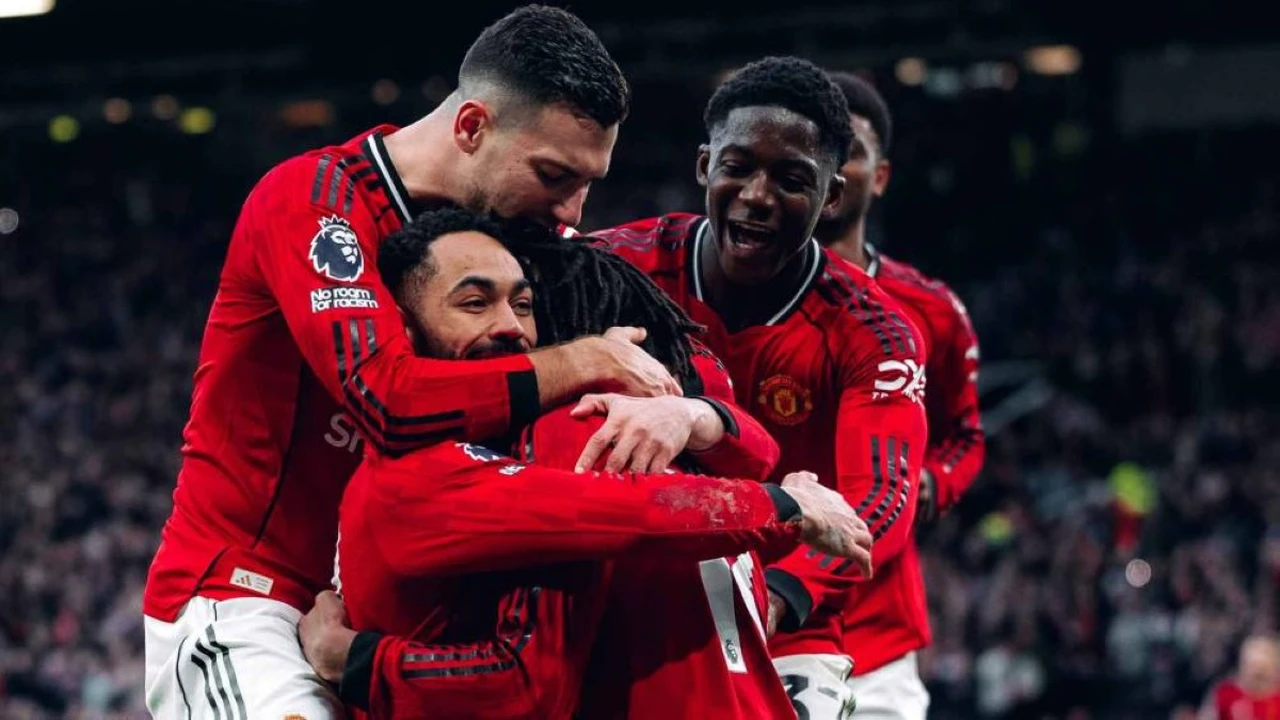 مانشستر يونايتد الأقرب لضمان مقعد دوري الأبطال